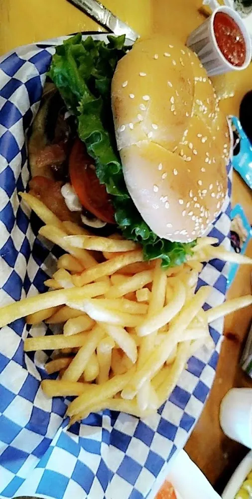 Mama Burger with Pepper Jack Cheese and Bacon